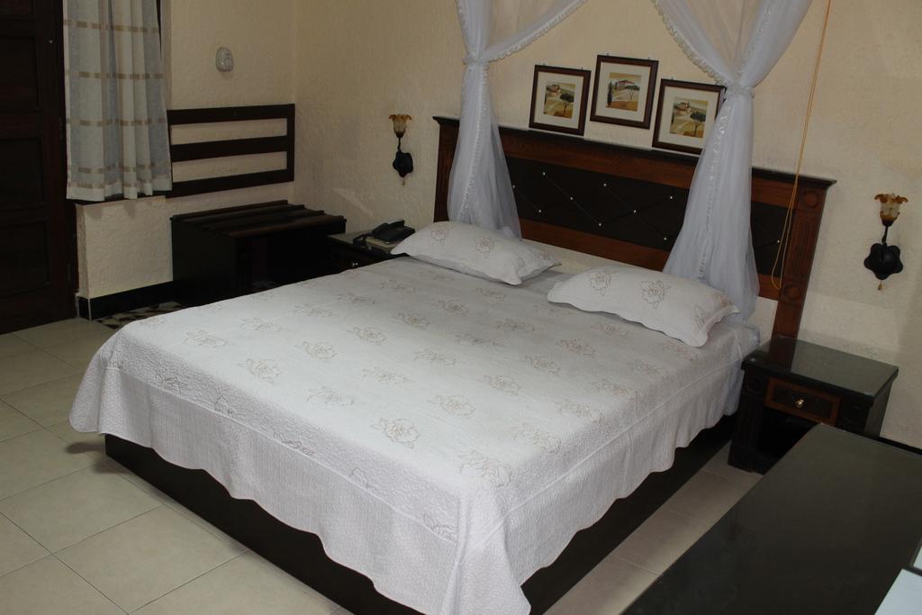 New Dodoma Hotel Стая снимка