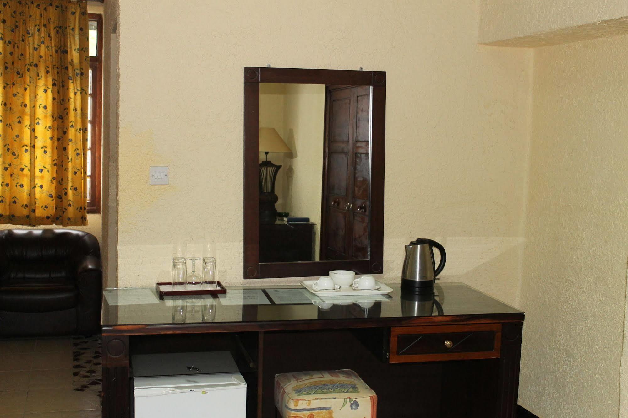 New Dodoma Hotel Екстериор снимка